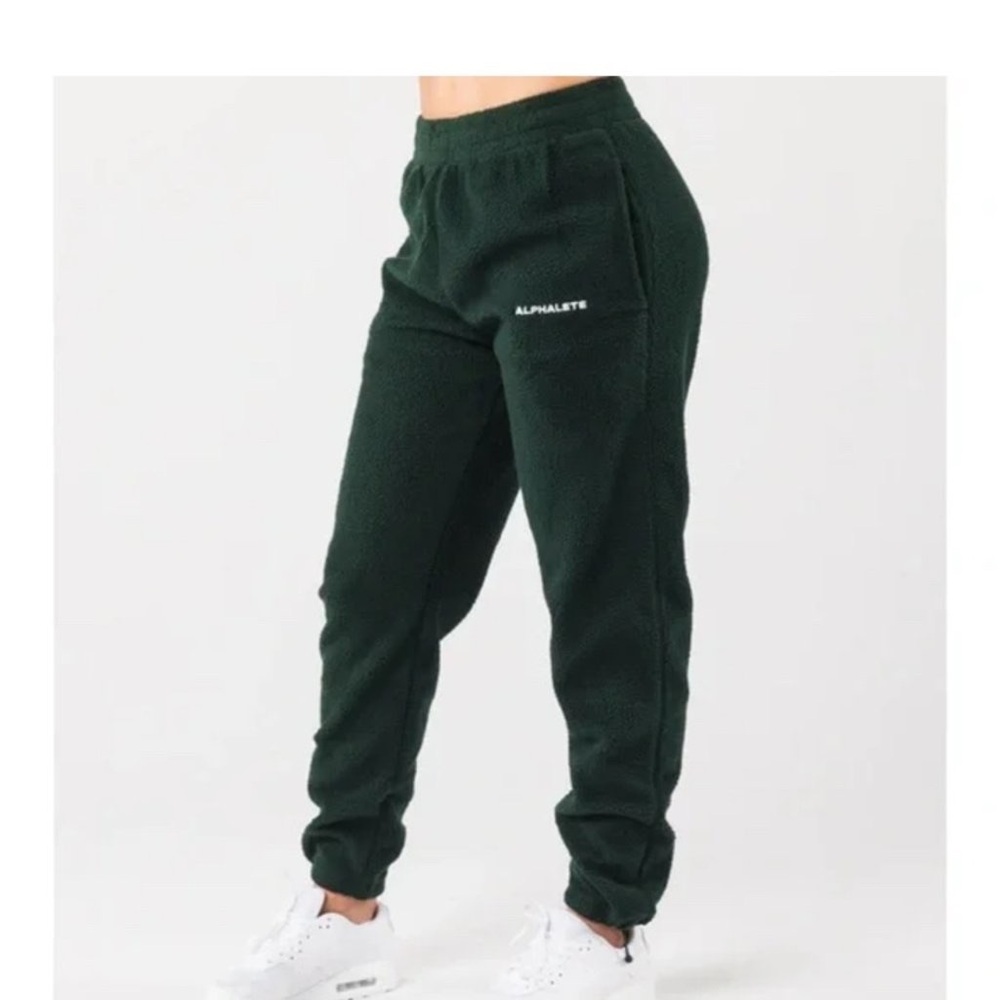 Alphalete Men’s Forest Green Sherpa Joggers
